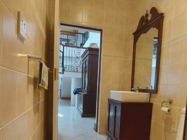 8 Bedroom House For Sale in Leopard Park