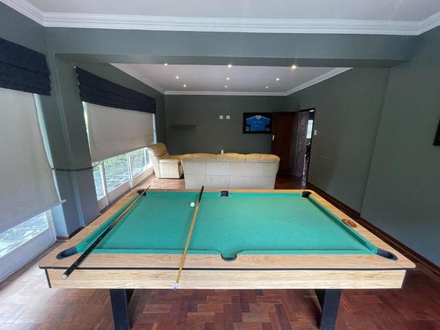 8 Bedroom House For Sale in Muckleneuk