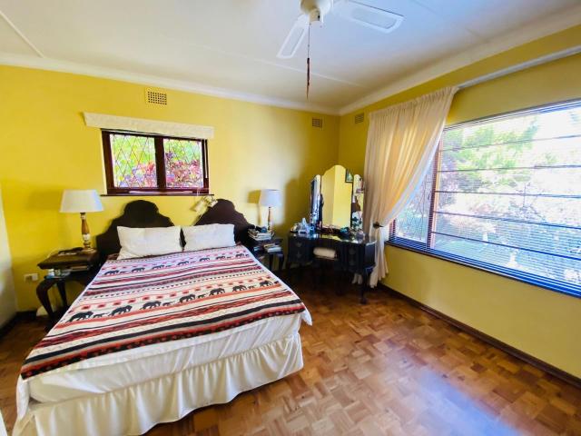 8 Bedroom House For Sale in Southbroom