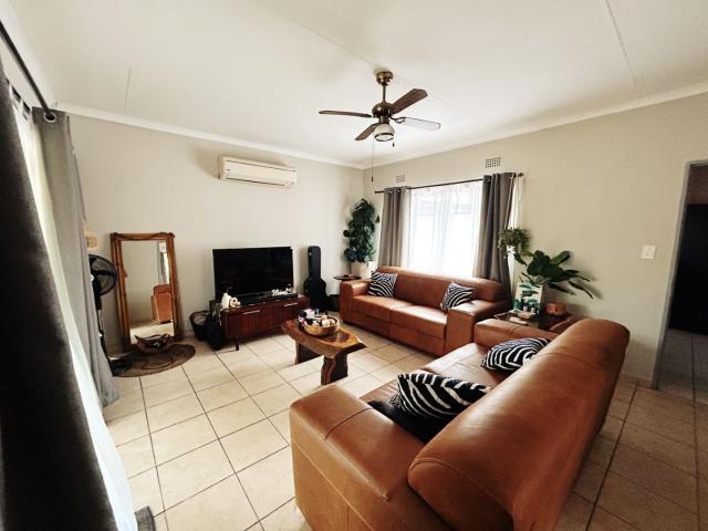 8 Bedroom House For Sale in Phalaborwa