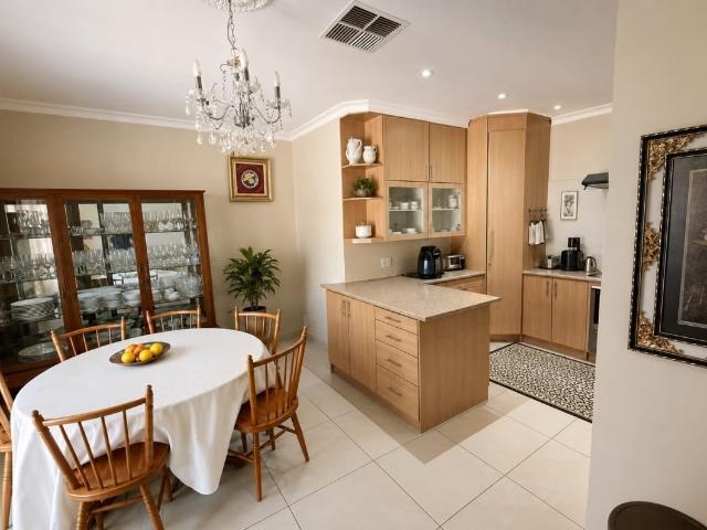 8 Bedroom House For Sale in Vryburg