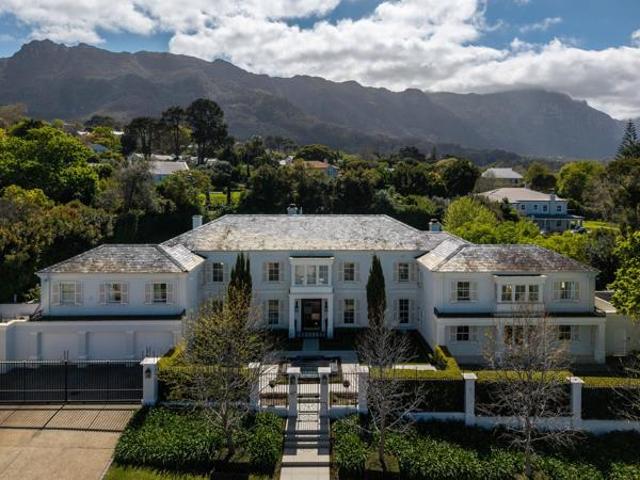 8 Bedroom House in Constantia