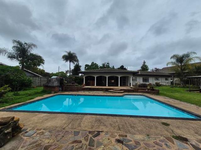8 Bedroom House in Chasedene
