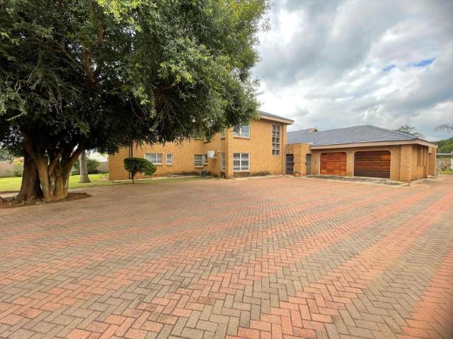 8 Bedroom House in Chroompark