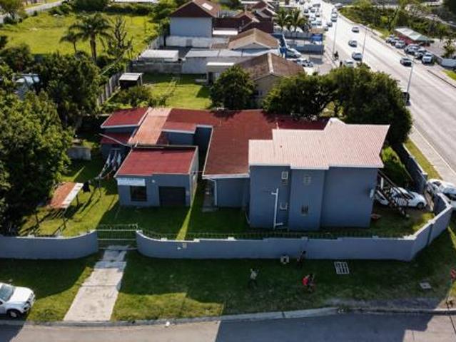 8 Bedroom House in Amalinda