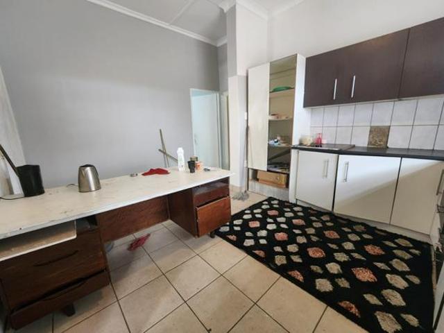 8 Bedroom House in Beaconsfield
