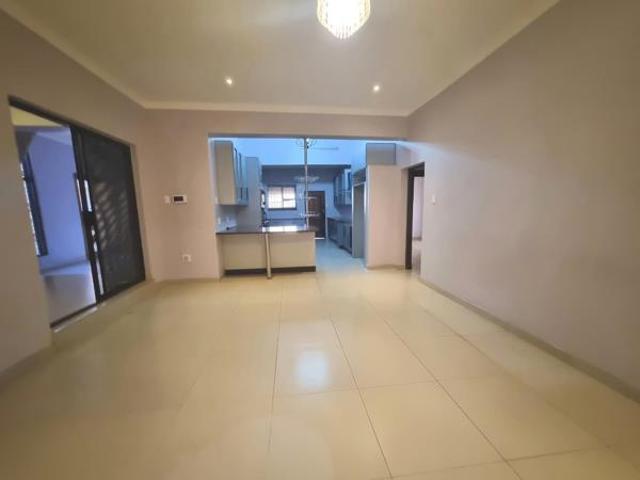 8 Bedroom House in Bendor