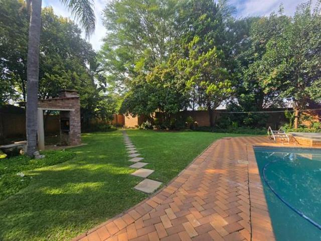 8 Bedroom House in Bendor