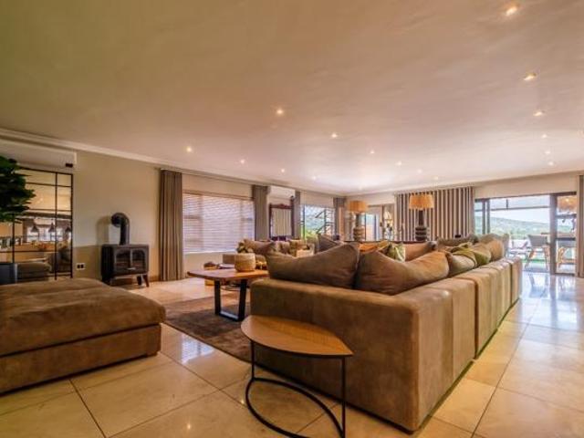 8 Bedroom House in Birdwood Estate