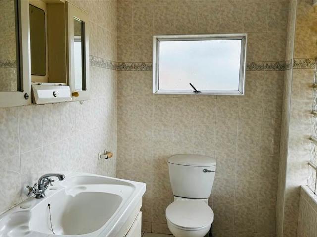 8 Bedroom House in Bluff