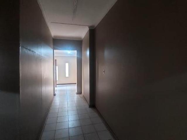 8 Bedroom House in Emalahleni Witbank Central