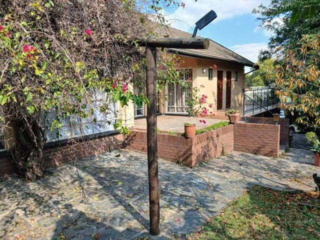 8 Bedroom House in Ferndale