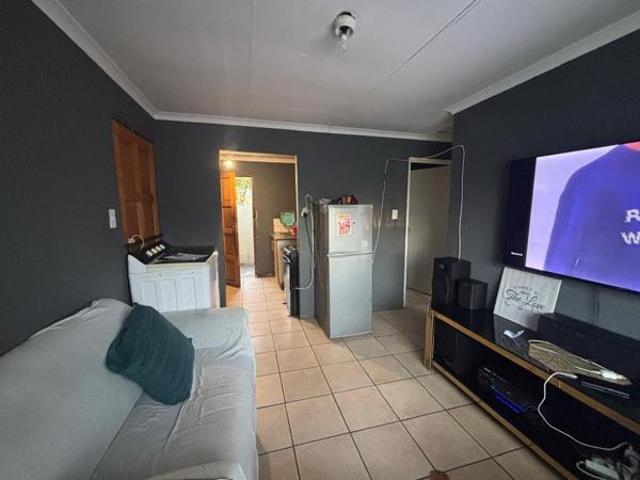 8 Bedroom House in Finsbury