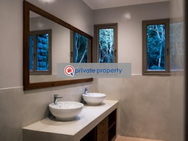 8 Bedroom House In Karen