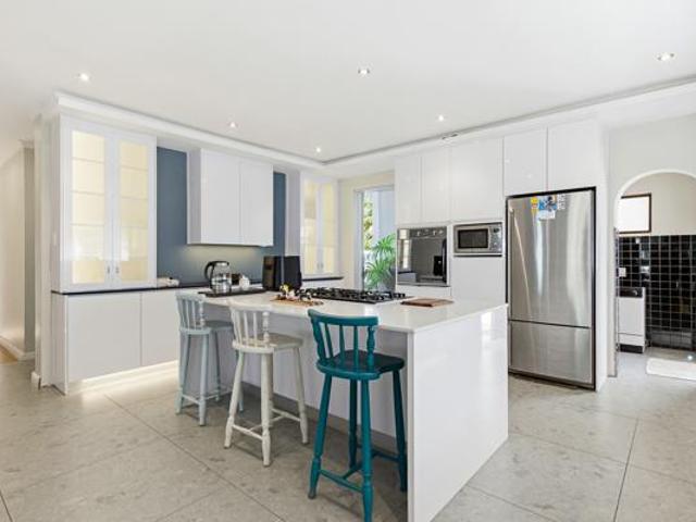 8 Bedroom House in Kenridge
