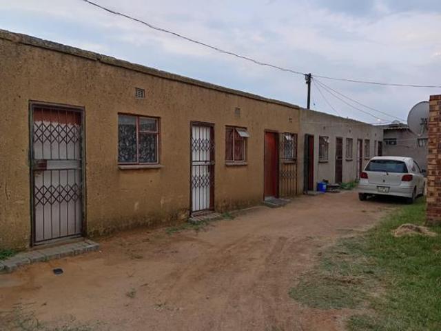 8 Bedroom House in Kwaguqa