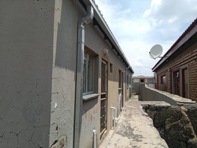 8 Bedroom House in Kwaguqa