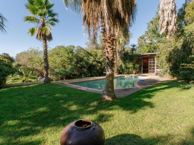 8 Bedroom House in Hopefield