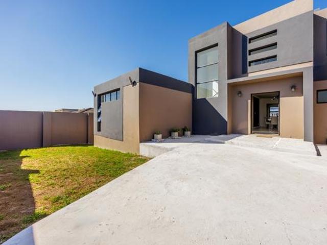 8 Bedroom House in Haasendal