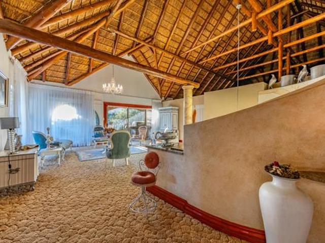 8 Bedroom House in Hartbeespoort Dam