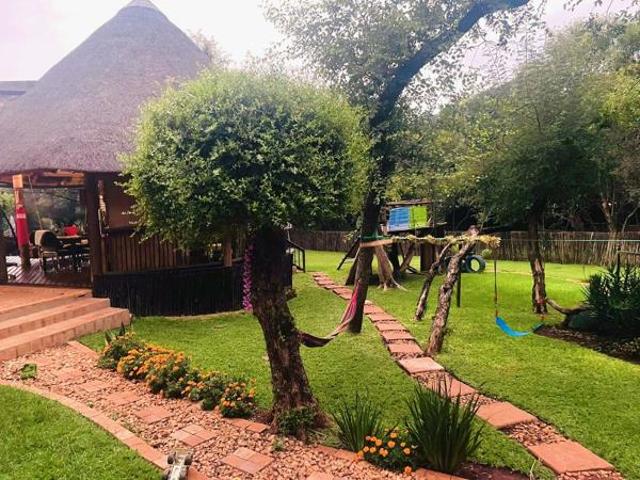 8 Bedroom House in Hartbeespoort Dam