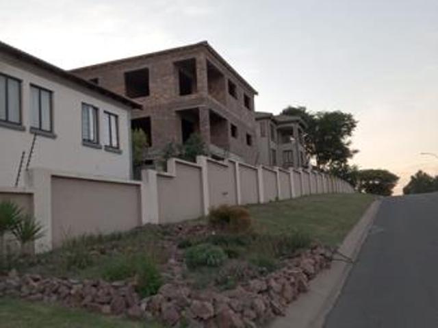 8 Bedroom House in Highveld Park