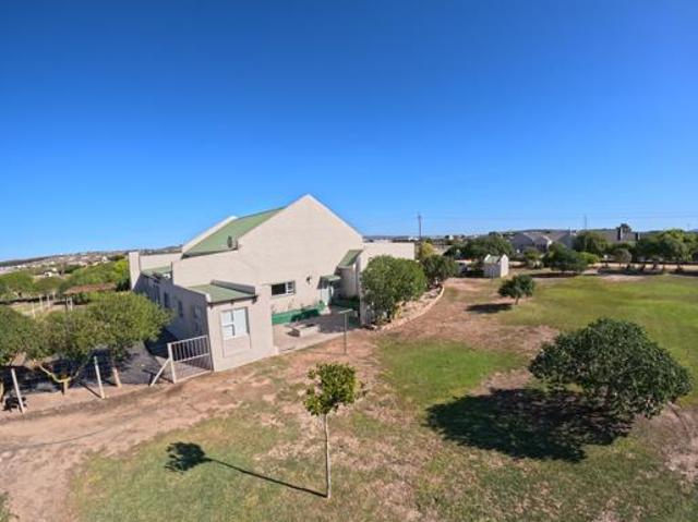 8 Bedroom House in Longacres Country Estate