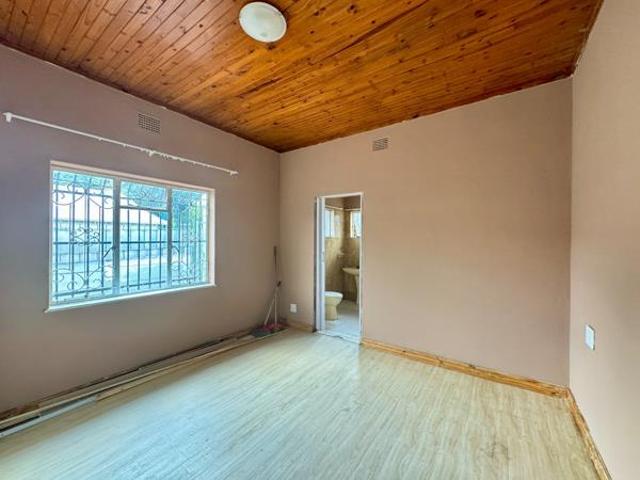 8 Bedroom House in Lyttelton Manor