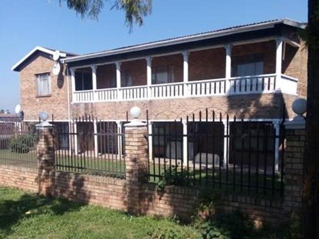 8 Bedroom House in Mountain Rise