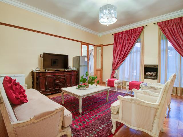 8 Bedroom House in Mooikloof Equestrian Estate