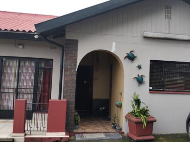 8 Bedroom House in Mandeni