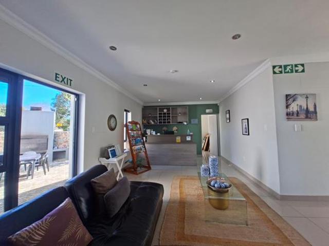 8 Bedroom House in Sandbaai