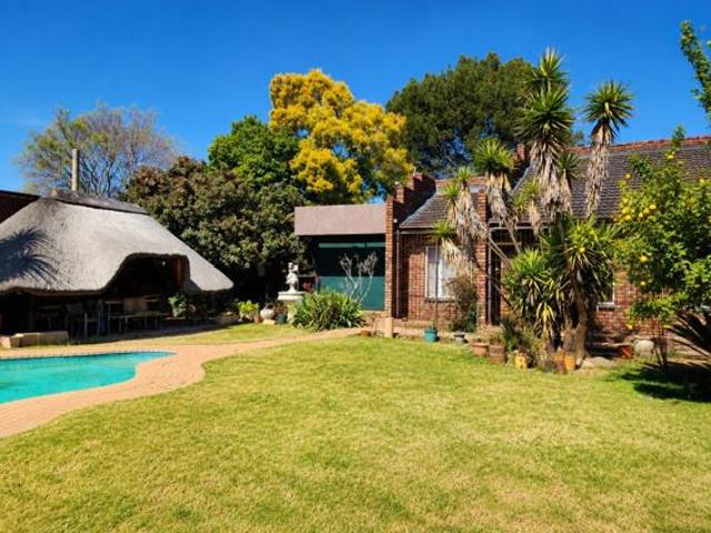 8 Bedroom House in Stilfontein