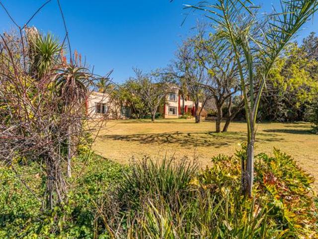 8 Bedroom House in Poortview