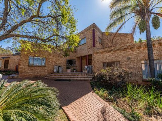 8 Bedroom House in Poortview