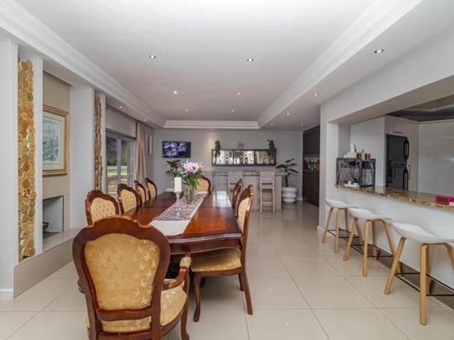 8 Bedroom House in Plattekloof