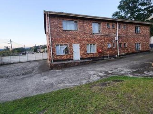 8 Bedroom House in Raisethorpe