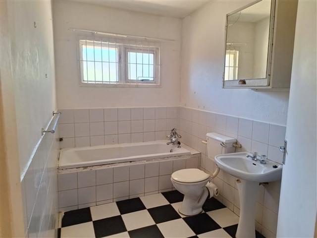 8 Bedroom House in Retief