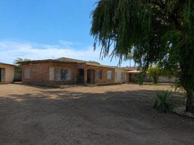 8 Bedroom House in Rustenburg Central