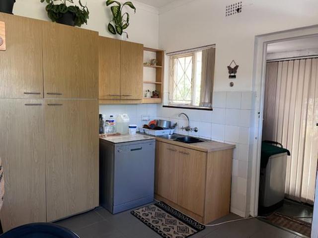 8 Bedroom House in Table View