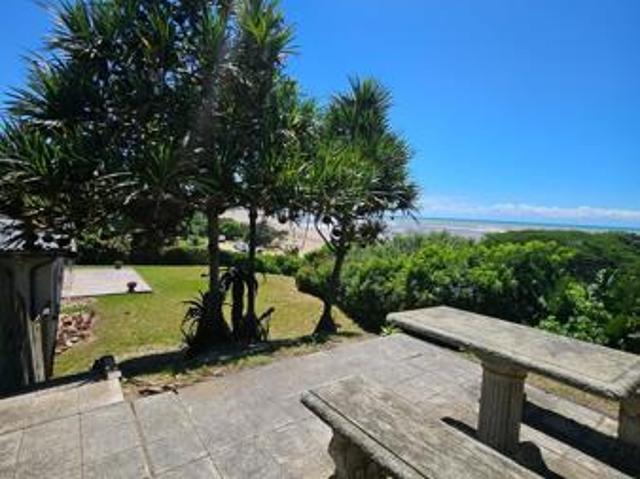 8 Bedroom House in Tugela Mouth