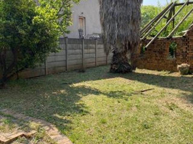 8 Bedroom House in Vanderbijlpark SE7