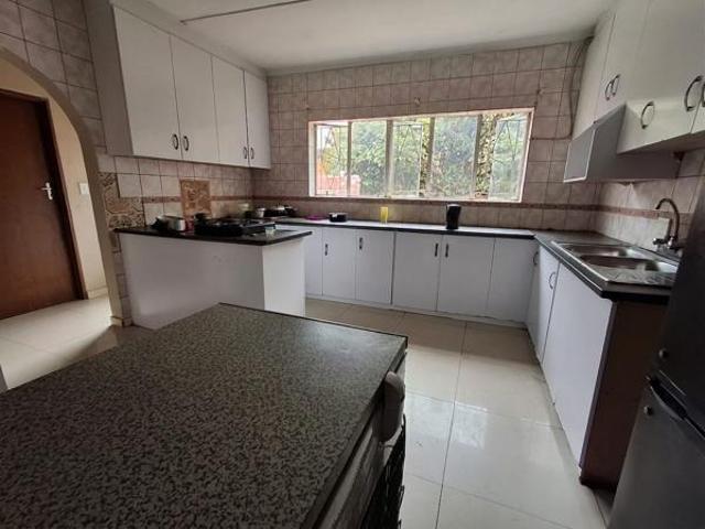 8 Bedroom House in Vanderbijlpark SE7