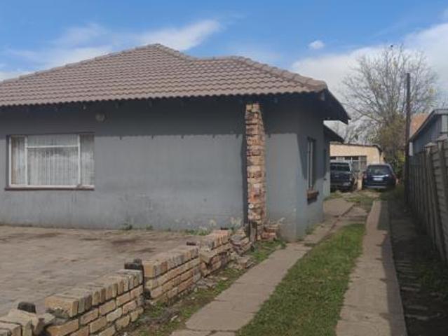 8 Bedroom House in Vereeniging Central