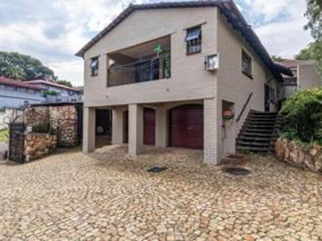 8 bedroom home on the market in oakdene