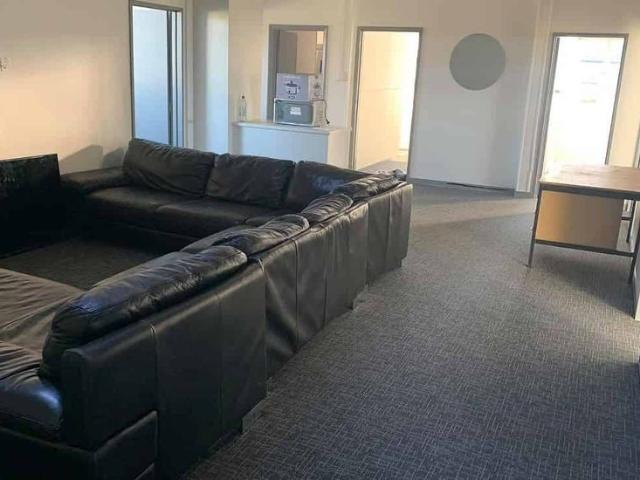 8 Bedroom, modern, clean, sunny flat