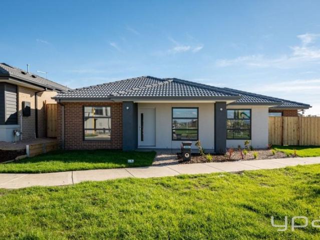 8 Beewar Street, Mickleham
