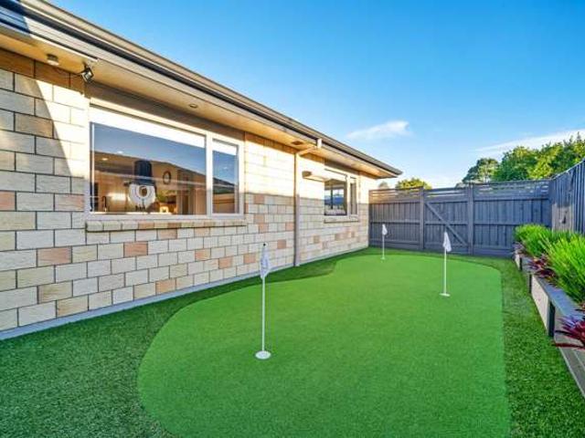 8 Belfry Place, Wattle Downs, Manukau City