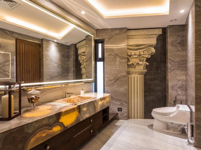 8 BHK Apartment in Worli for resale Mumbai. The reference number is 9787929