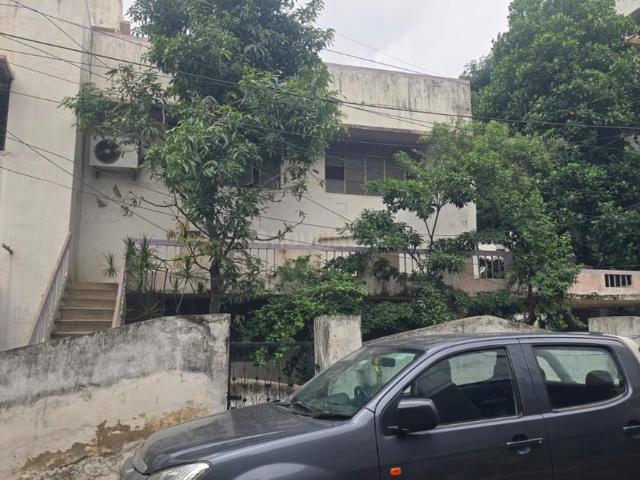 8 BHK Independent House in Tarnaka for resale Secunderabad. The reference number is 20989460